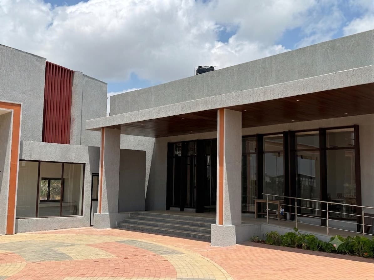 School campus — covered walkway