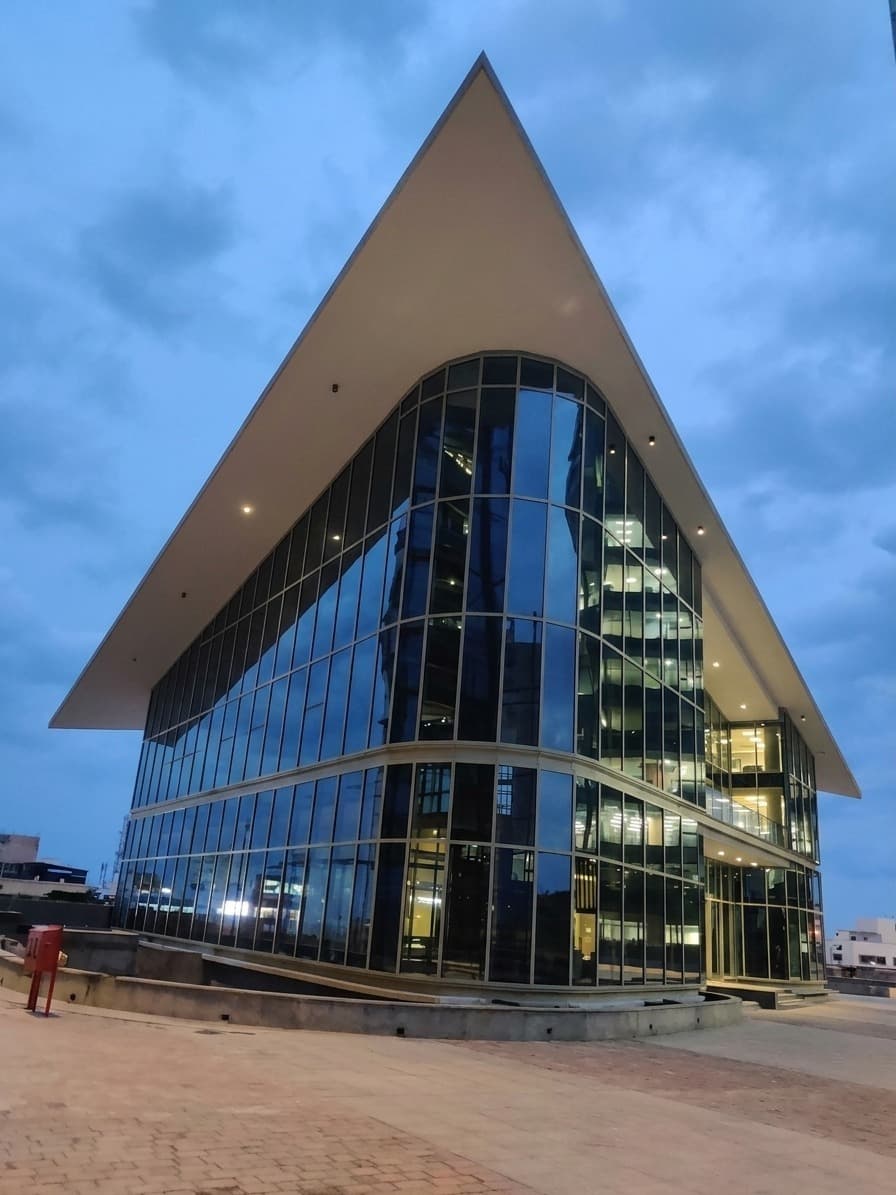 Triangular canopy glass facade